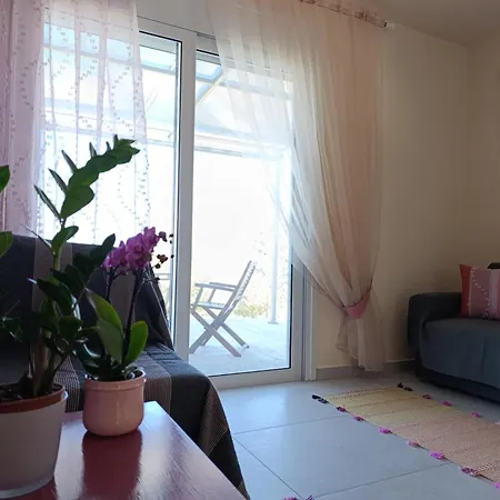 Altheas Maisonettes Apartment *